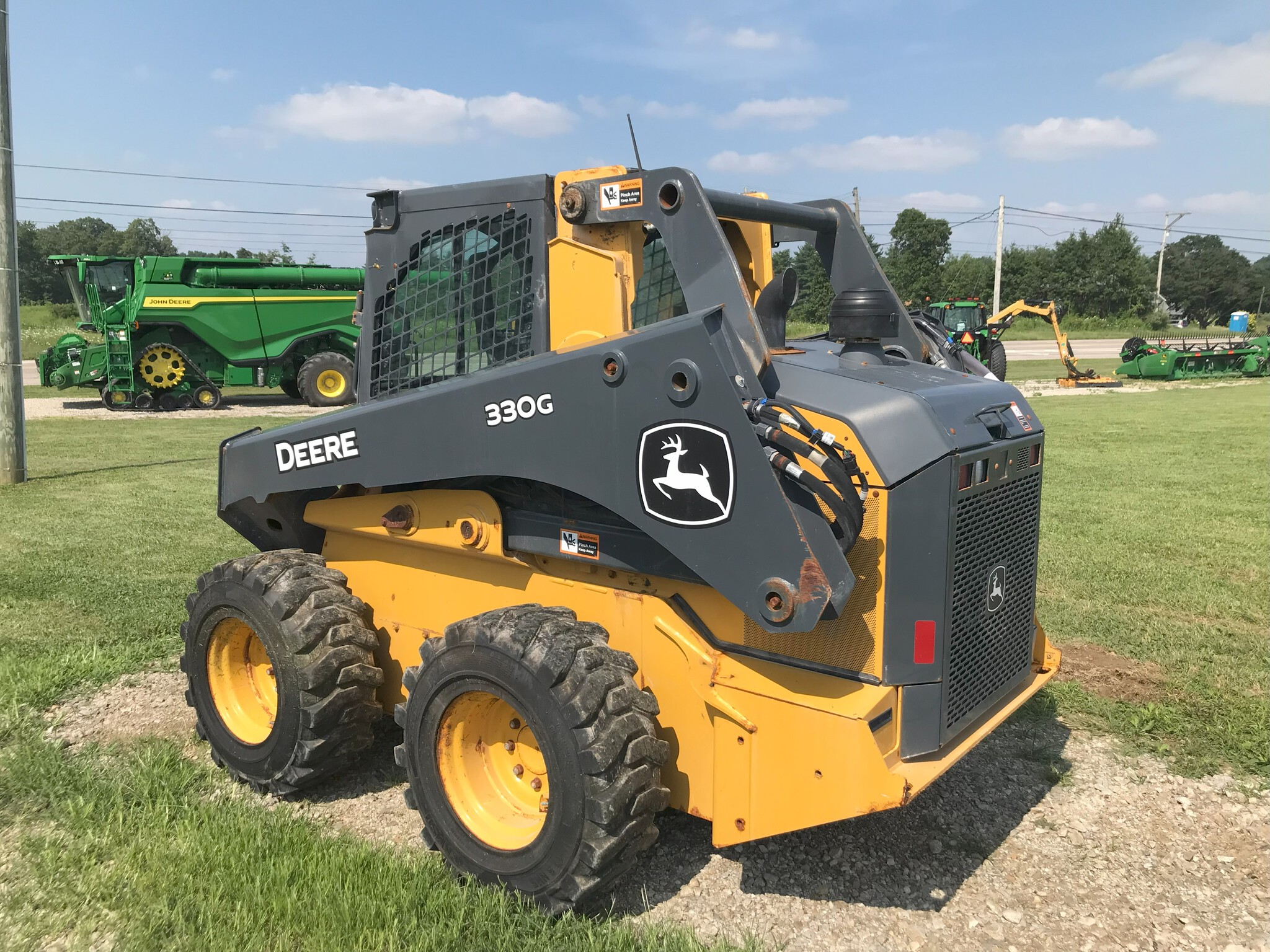 2022 John Deere 330G Image 7