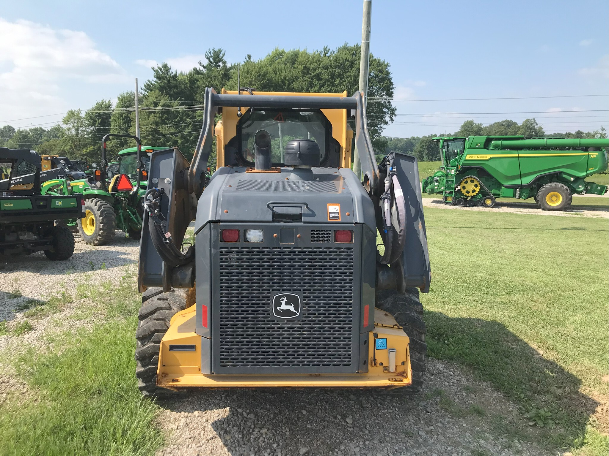 2022 John Deere 330G Image 6