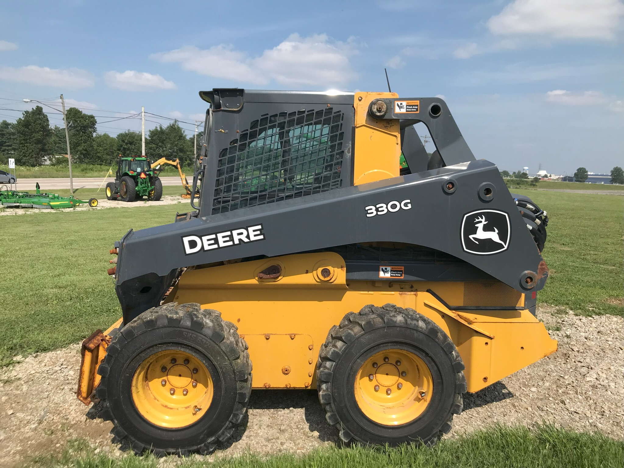 2022 John Deere 330G Image 8