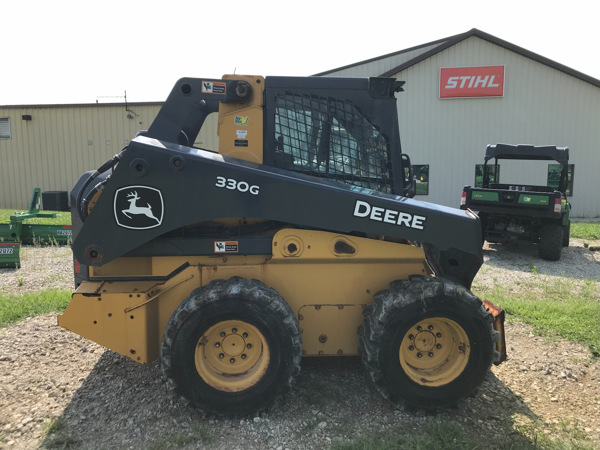 2022 John Deere 330G Image 4