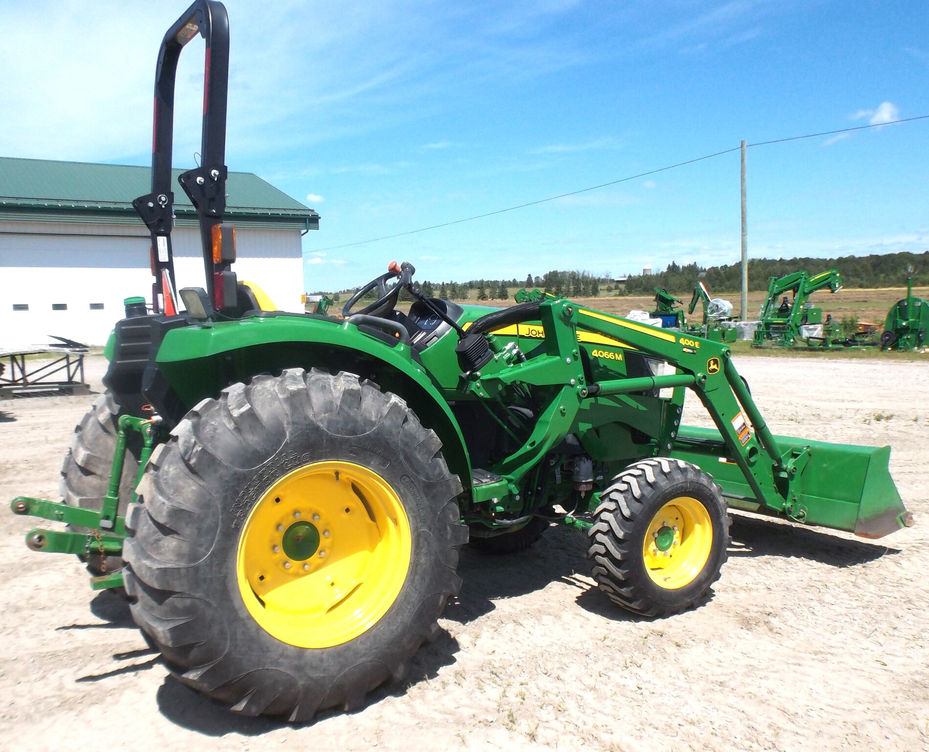 2019 John Deere 4066M Image 2
