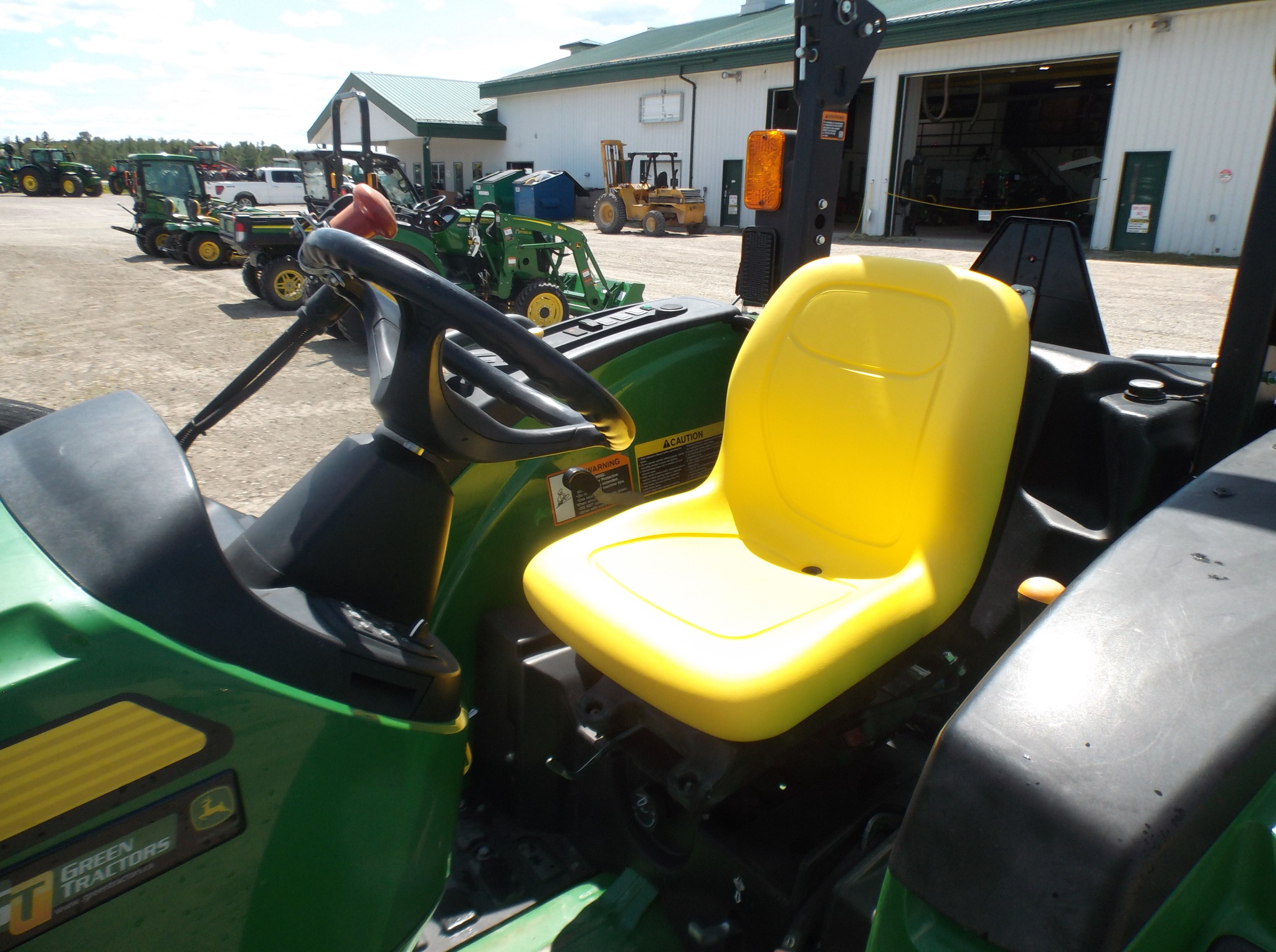 2019 John Deere 4066M Image 7