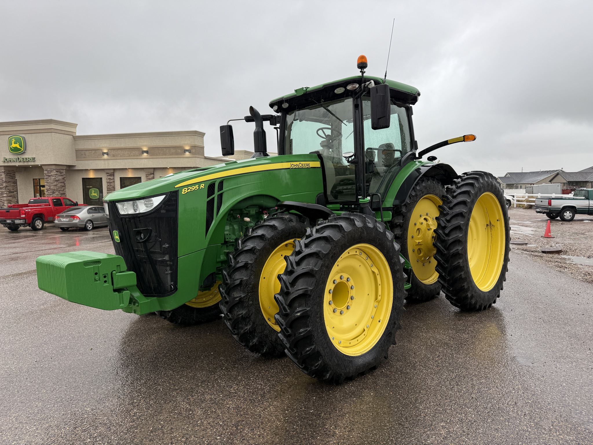 2019 John Deere 8295R Image 1