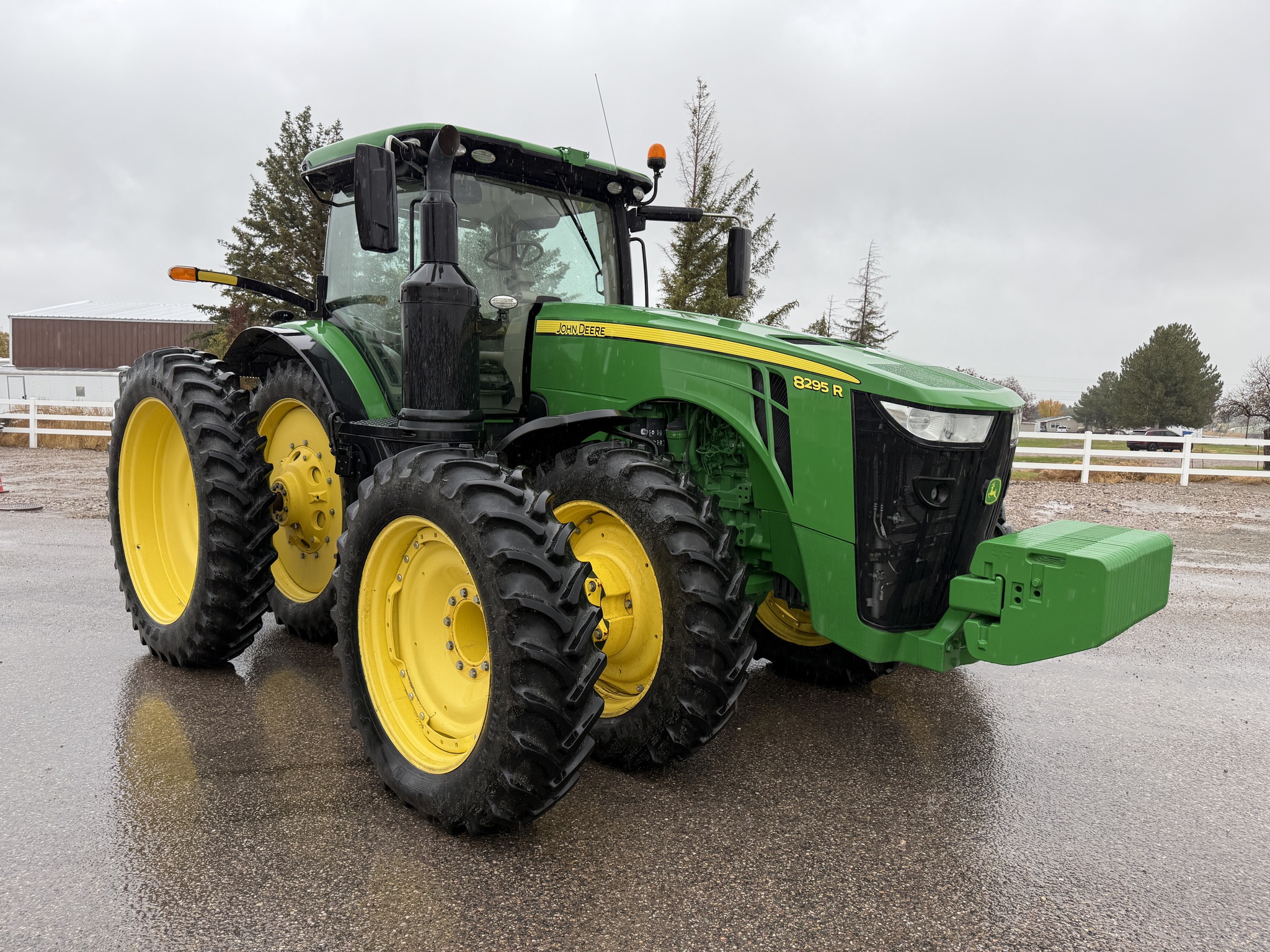 2019 John Deere 8295R Image 7