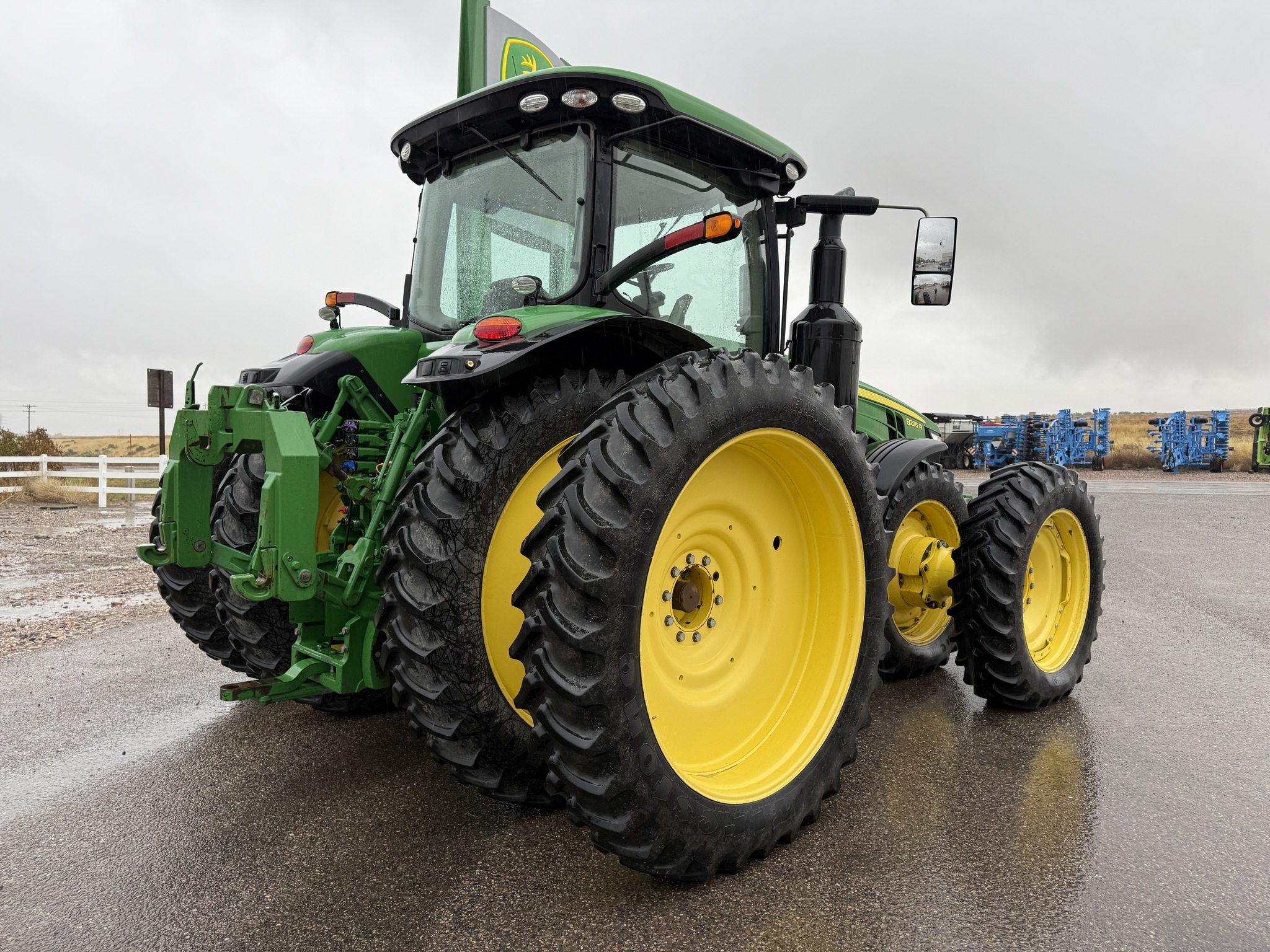 2019 John Deere 8295R Image 5