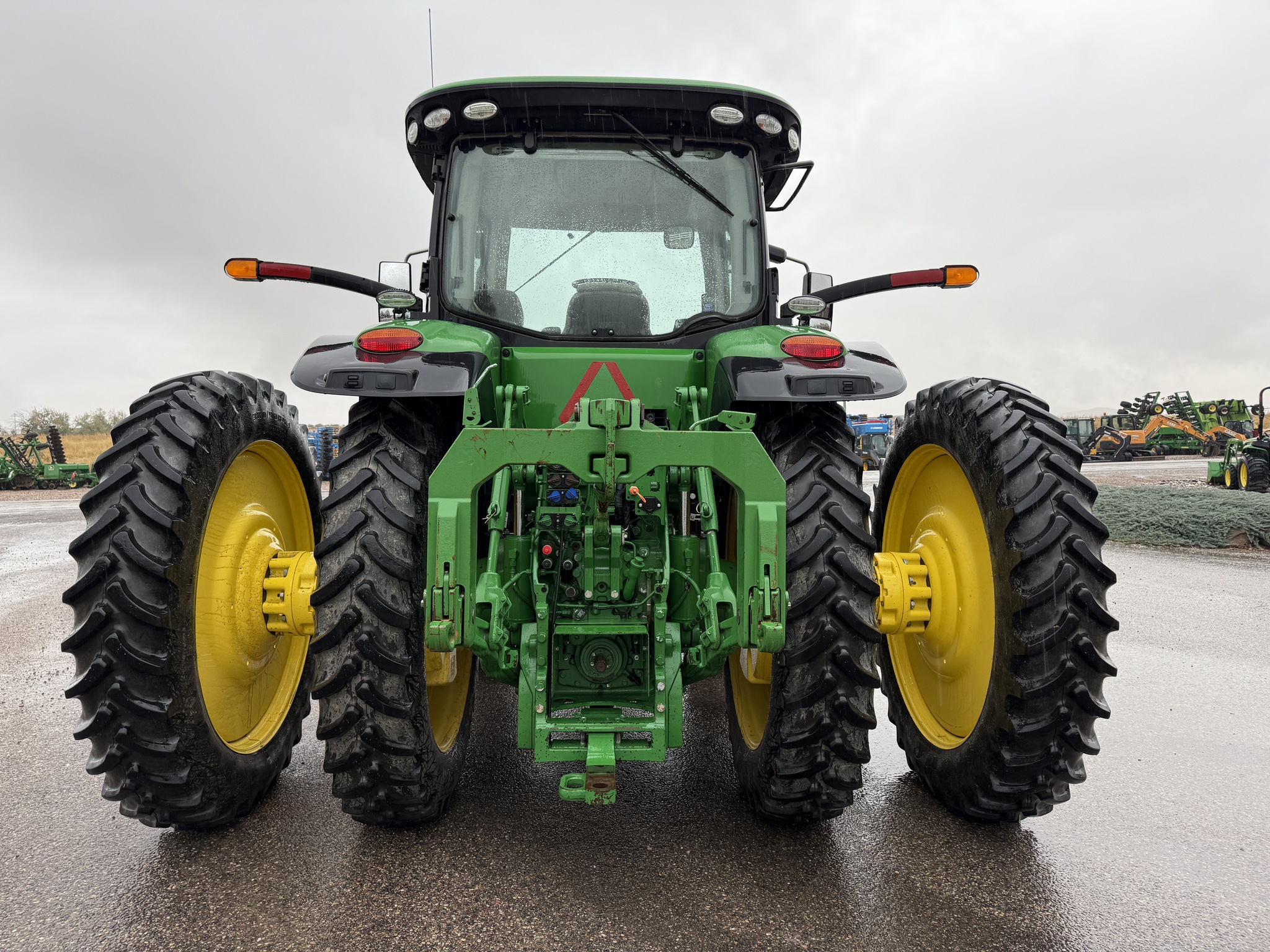 2019 John Deere 8295R Image 4