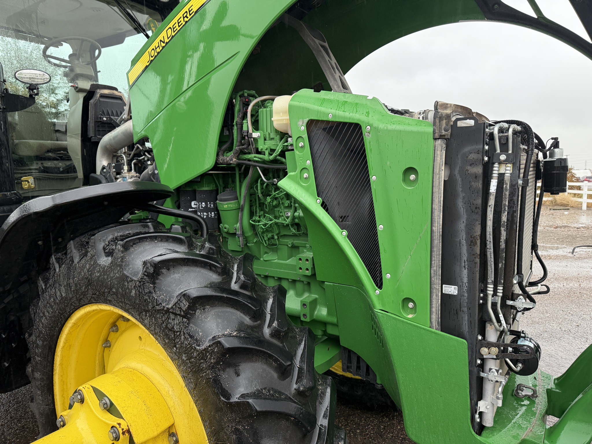 2019 John Deere 8295R Image 23