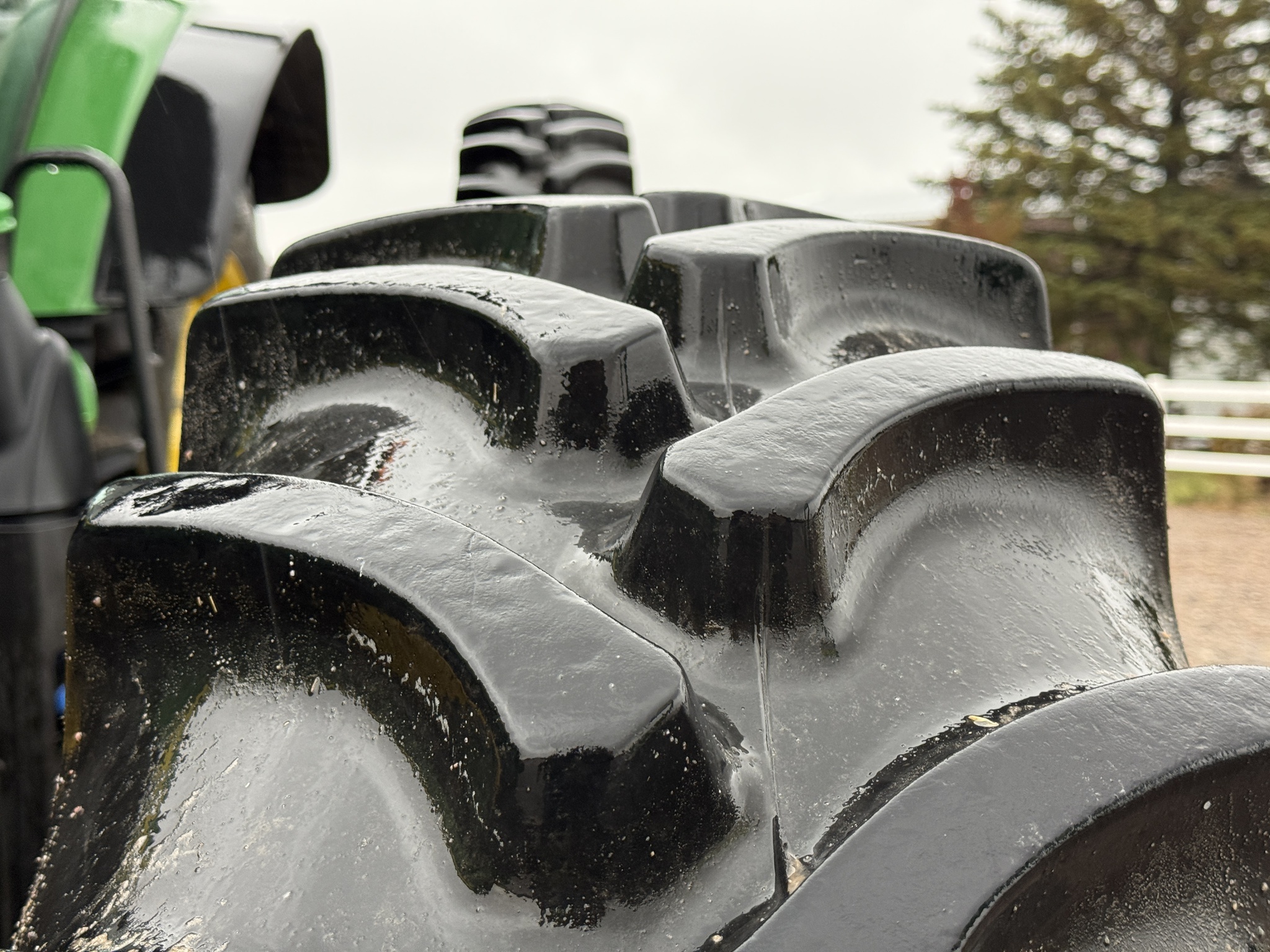 2019 John Deere 8295R Image 33