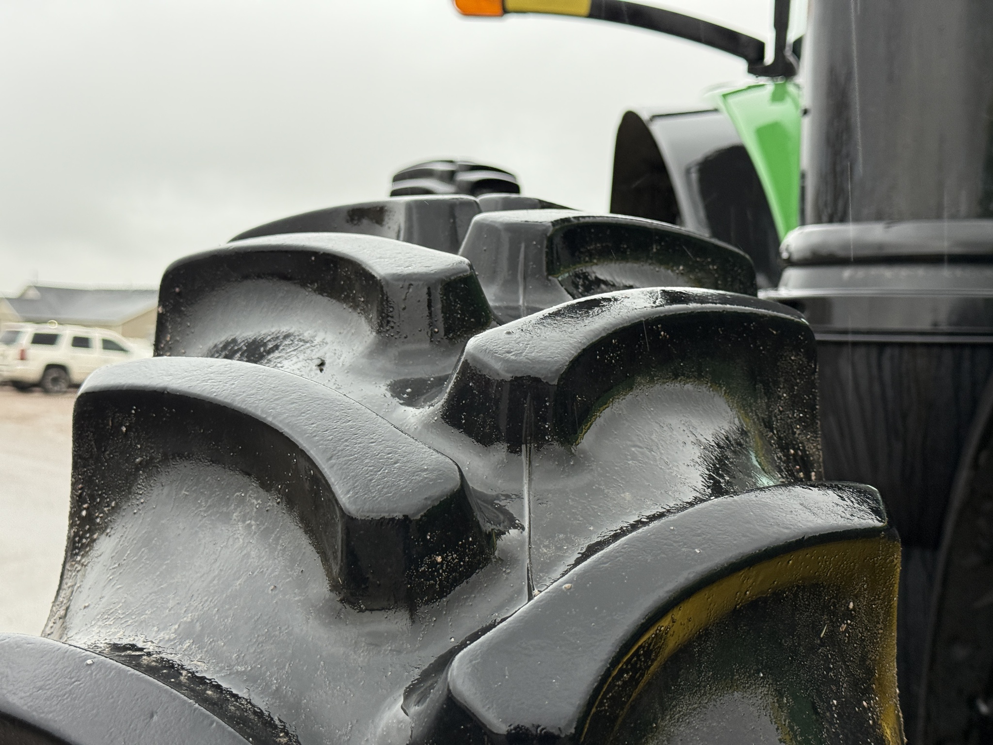 2019 John Deere 8295R Image 42