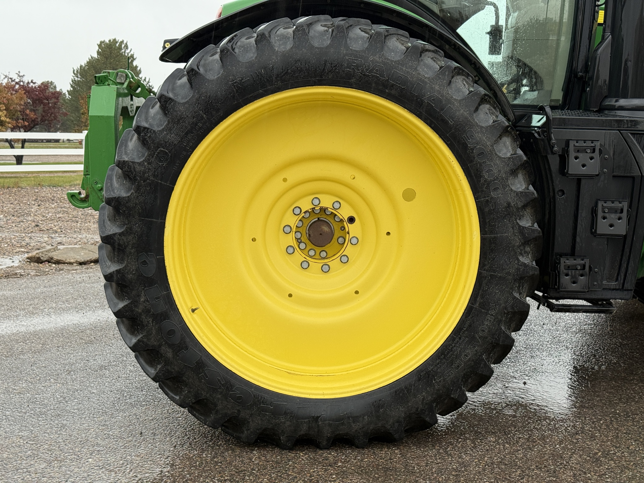 2019 John Deere 8295R Image 34