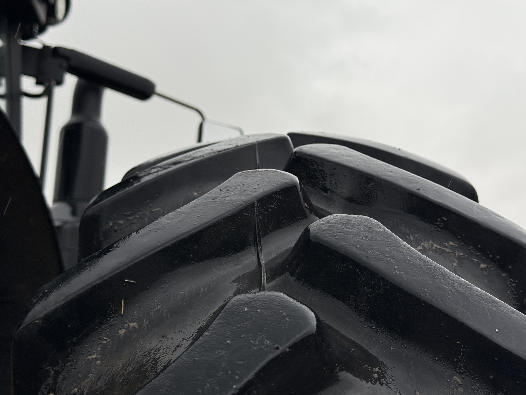 2019 John Deere 8295R Image 36