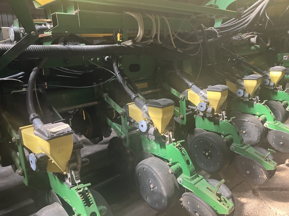 Photo of 2009 John Deere 1770NT CCS