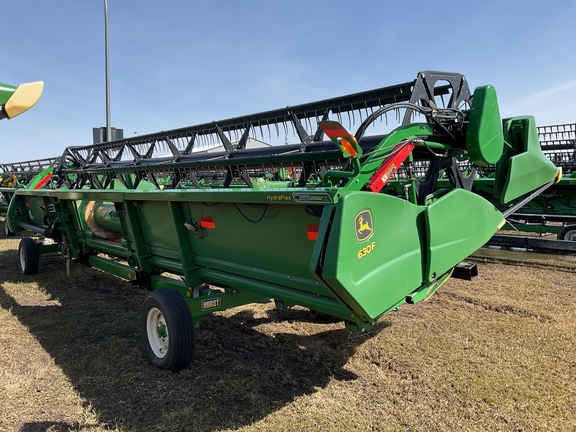 Used 2020 John Deere 630F Combine Platforms at Horizon Ag & Turf in Westlock, AB - Photo4