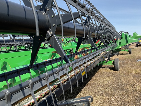 Used 2020 John Deere 630F Combine Platforms at Horizon Ag & Turf in Westlock, AB - Photo8