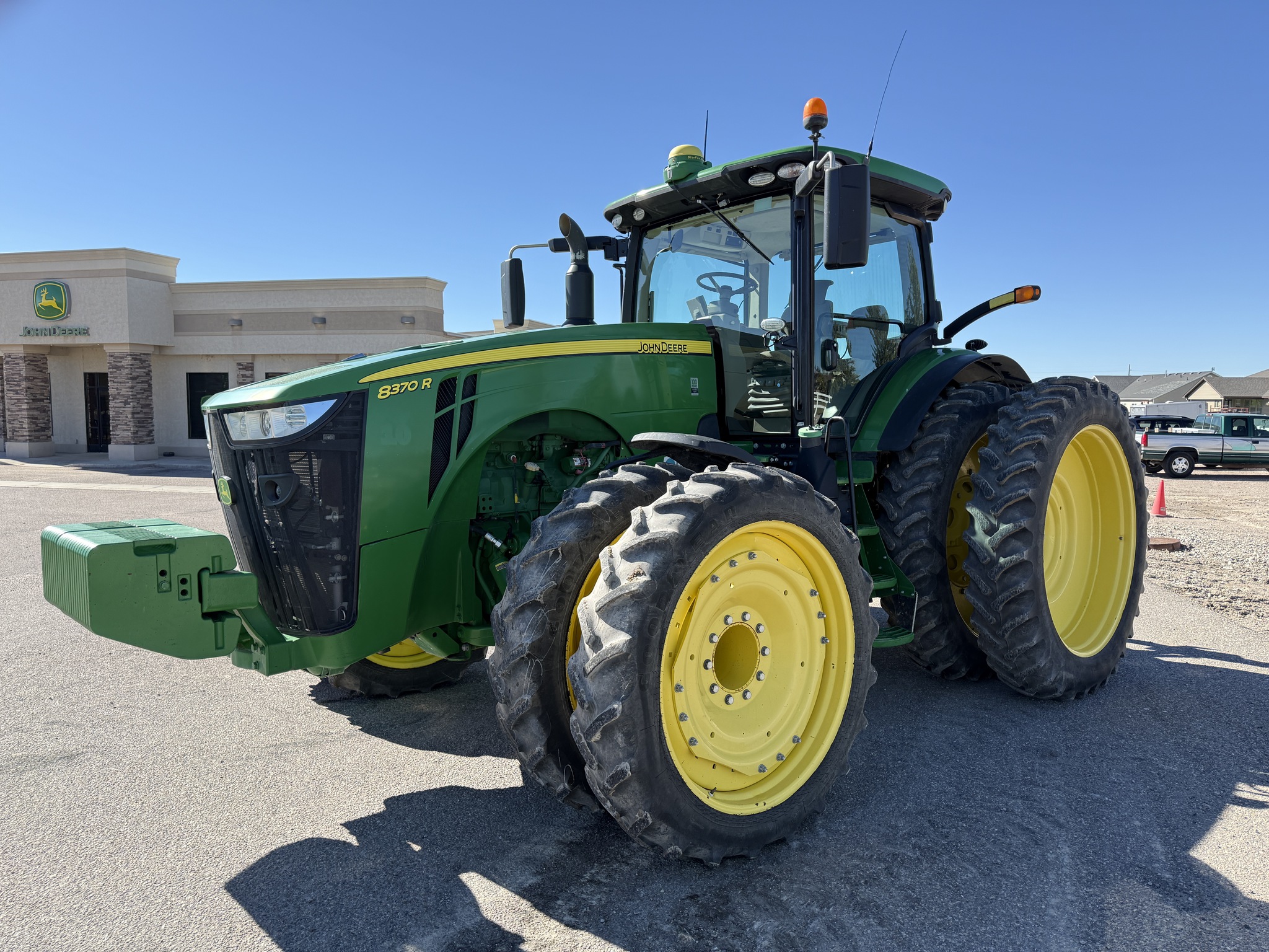 2018 John Deere 8370R Image 1