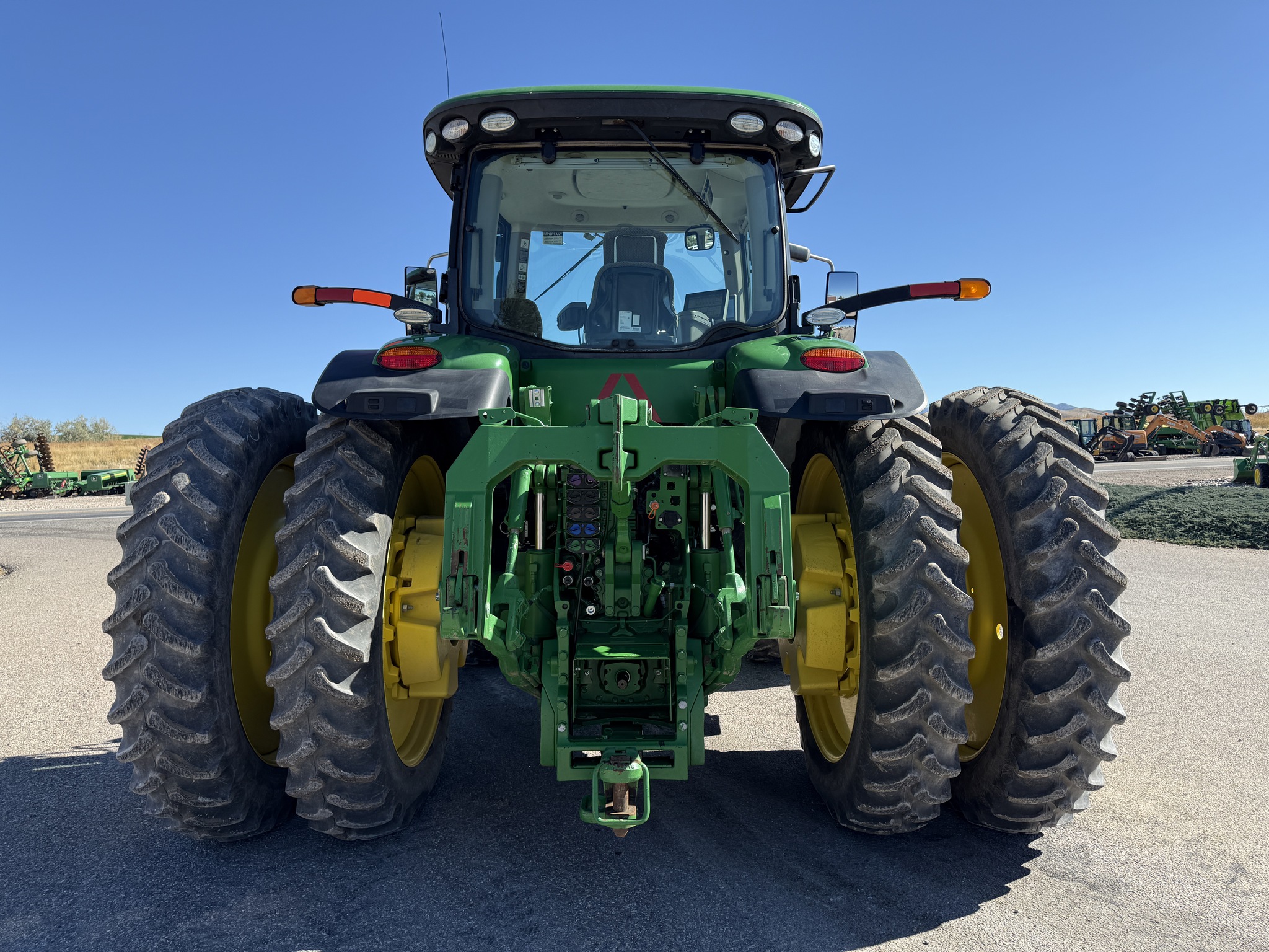 2018 John Deere 8370R Image 4