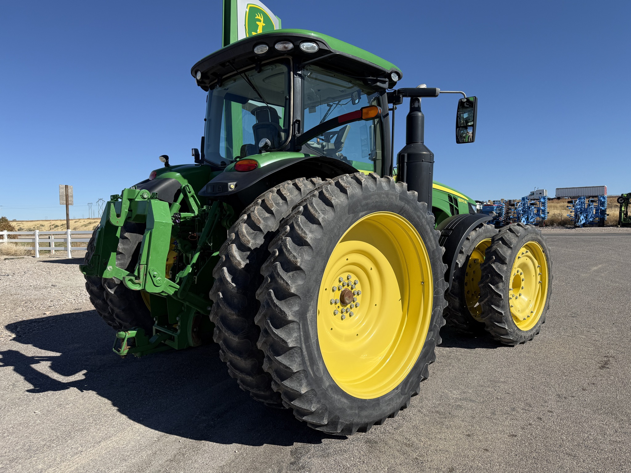 2018 John Deere 8370R Image 5