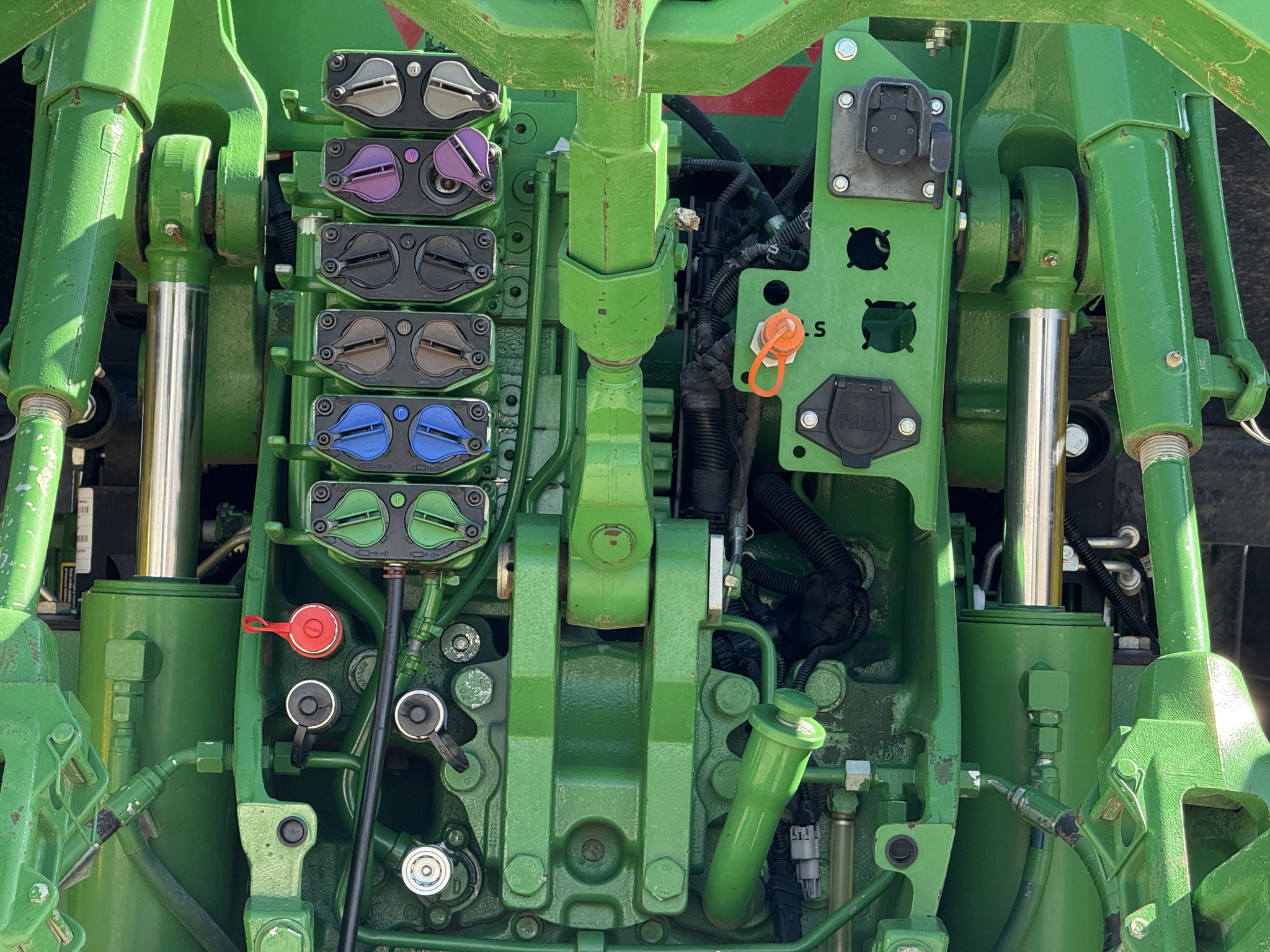 2018 John Deere 8370R Image 39