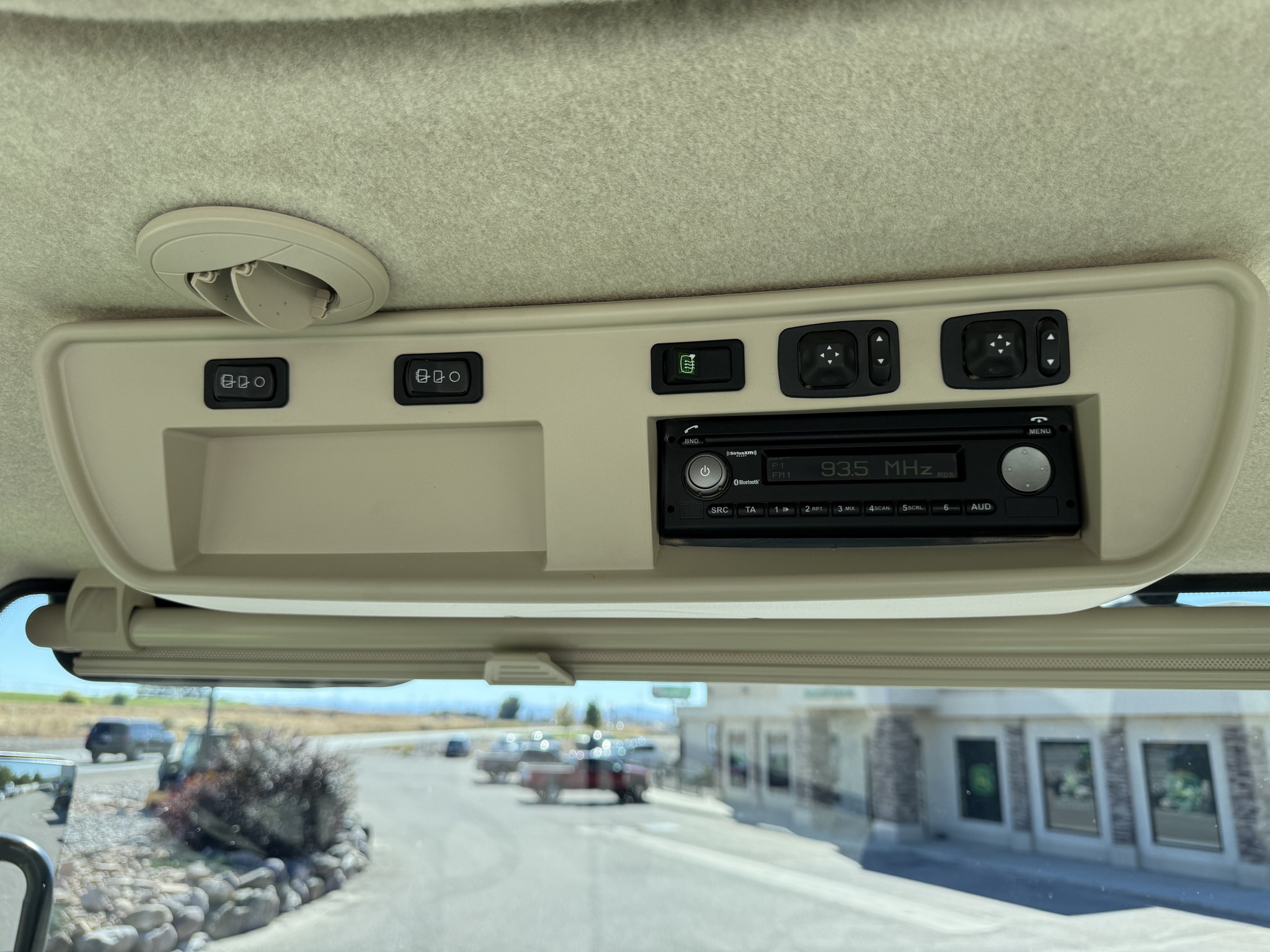 2018 John Deere 8370R Image 18