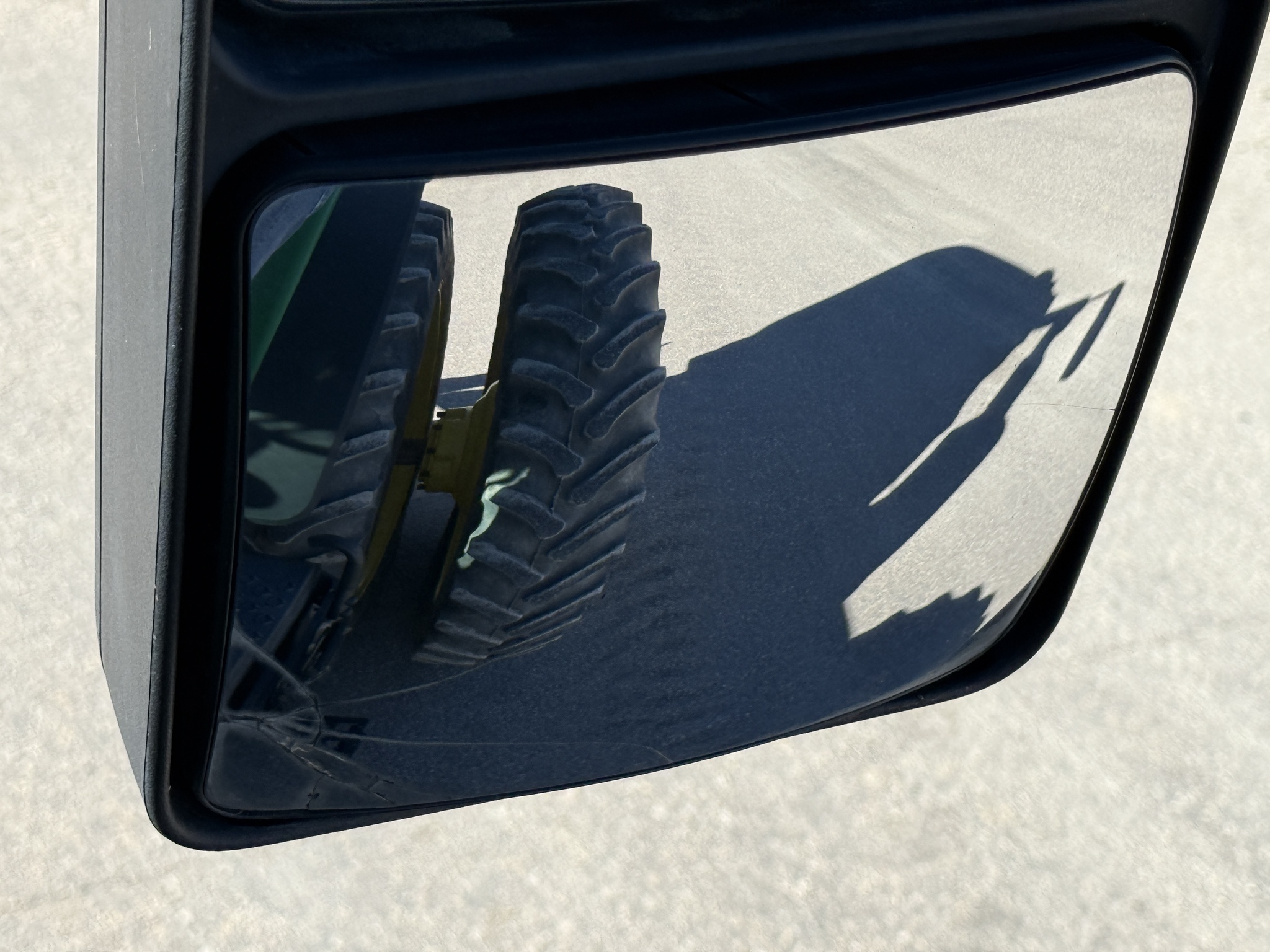 2018 John Deere 8370R Image 47