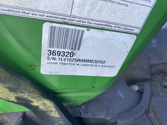 2021 John Deere 1025R Photo 6