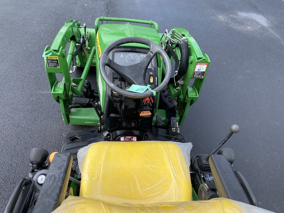 2021 John Deere 1025R Photo 8