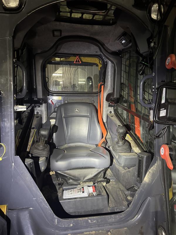 2022 John Deere 320G Image 3