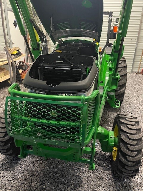 2017 John Deere 3033R Image 20