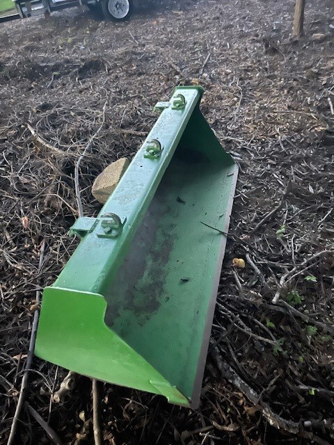 2017 John Deere 3033R Image 6