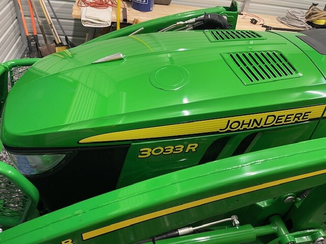 2017 John Deere 3033R Image 2