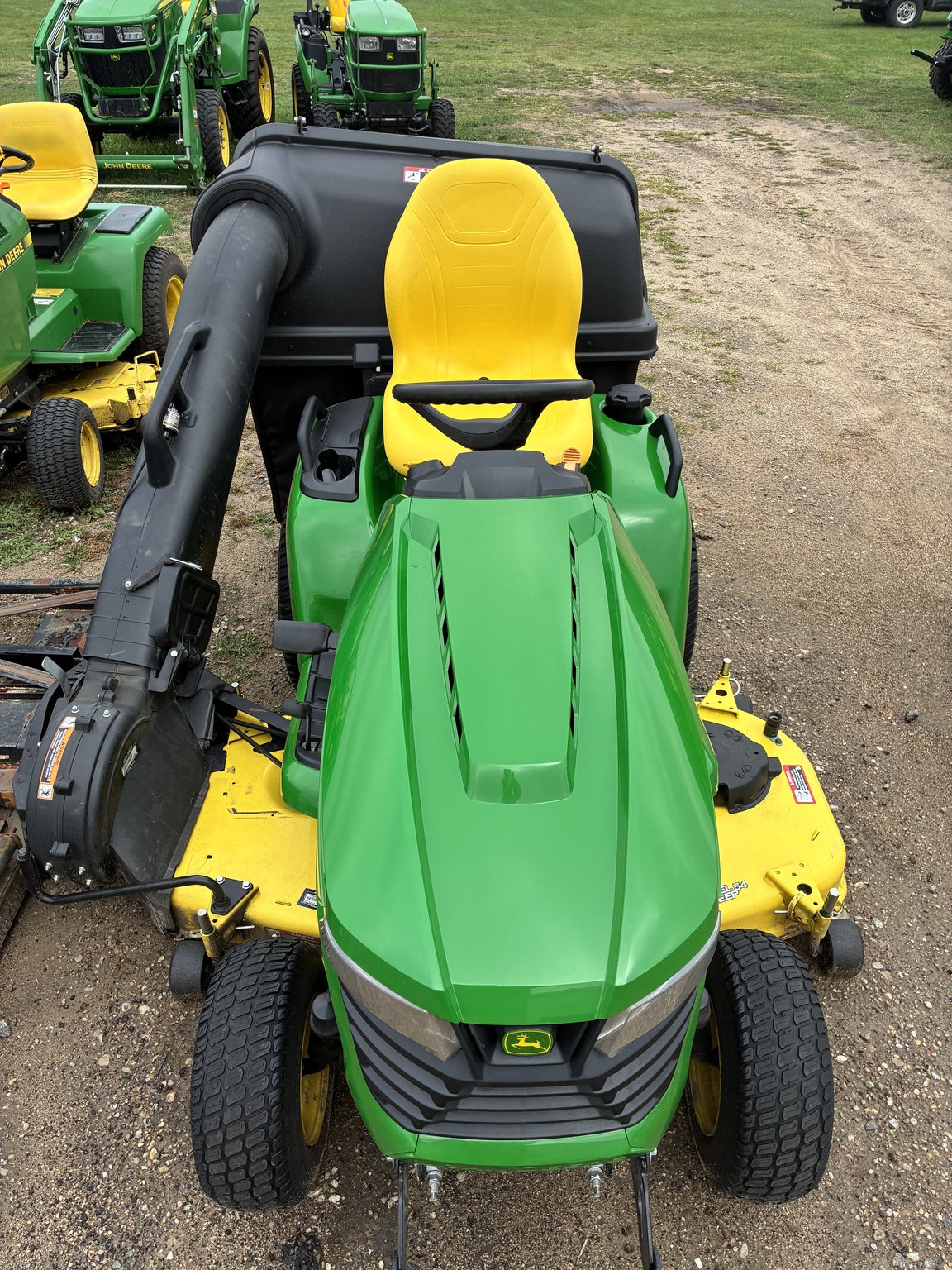 2019 John Deere X590 Image 5