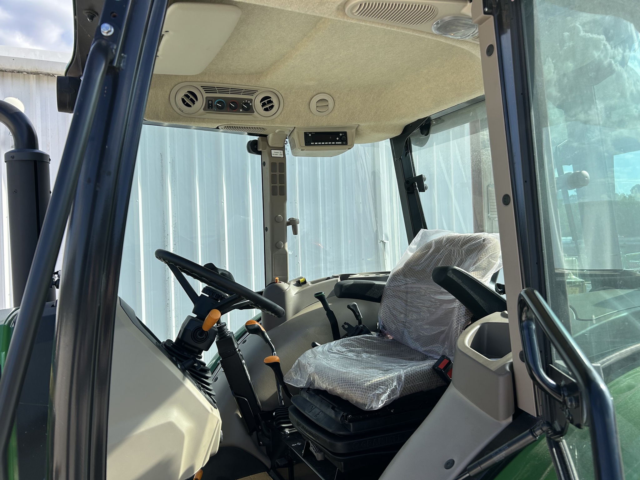  2024 John Deere 5075E at Heritage Tractor in Harrison, AR