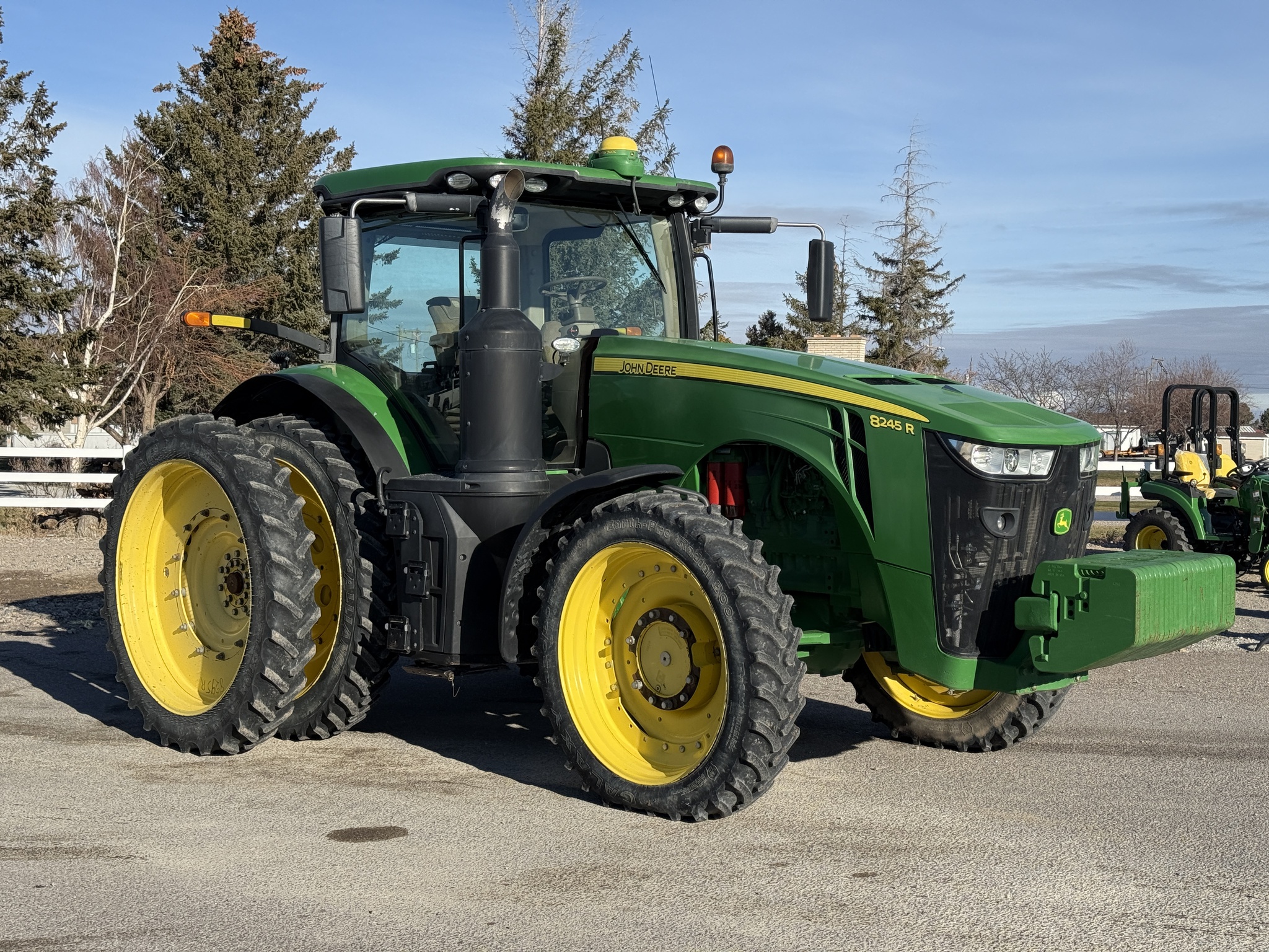 2018 John Deere 8245R Image 7