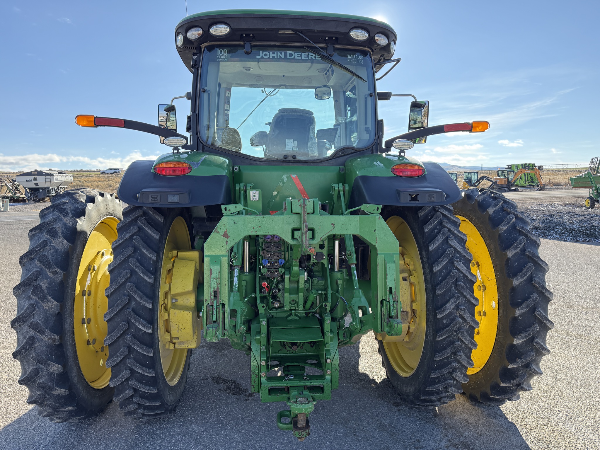 2018 John Deere 8245R Image 4