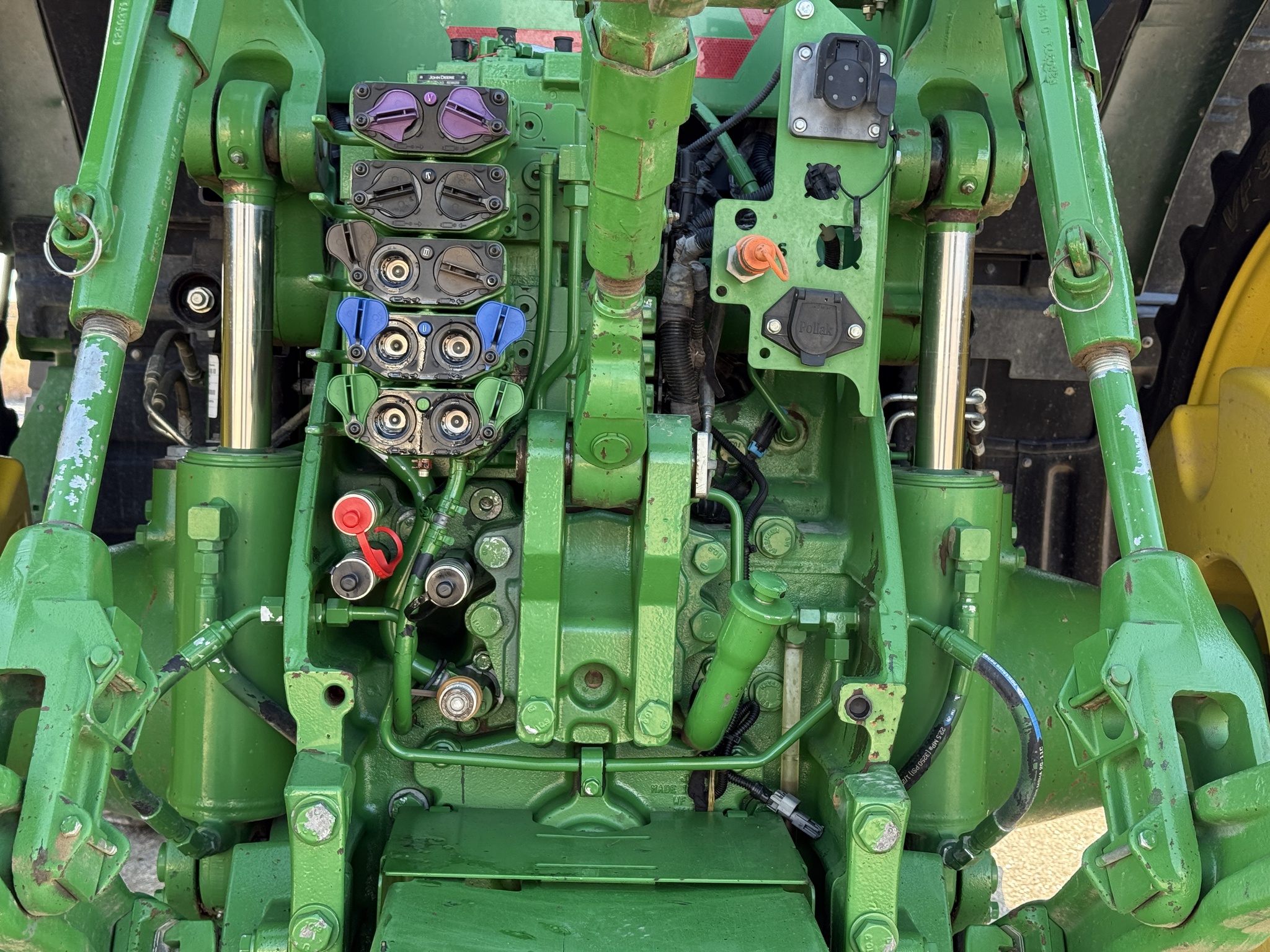 2018 John Deere 8245R Image 25