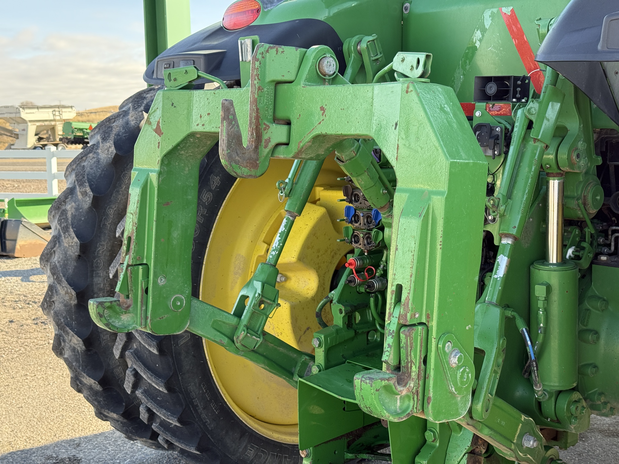 2018 John Deere 8245R Image 28