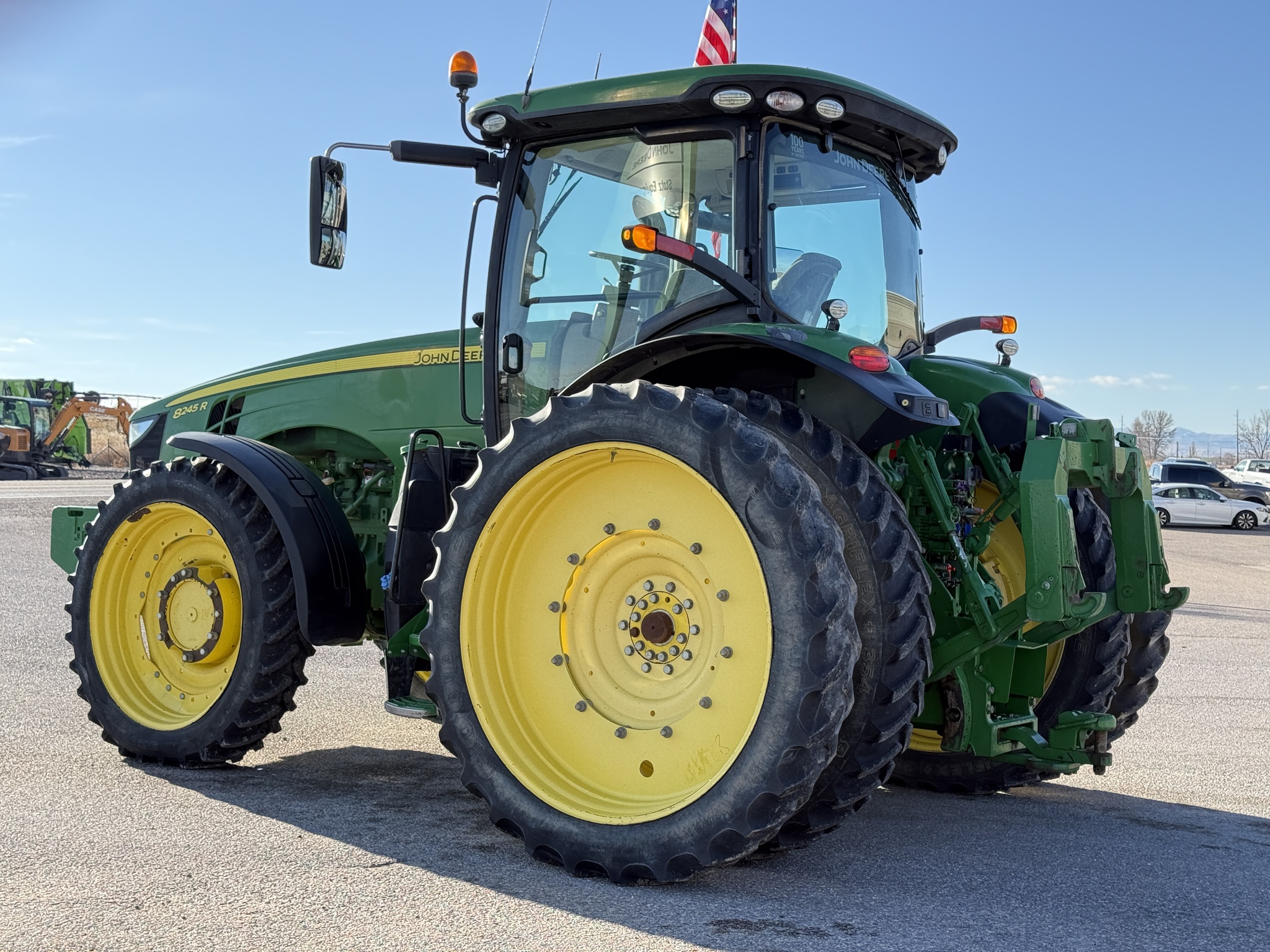 2018 John Deere 8245R Image 3