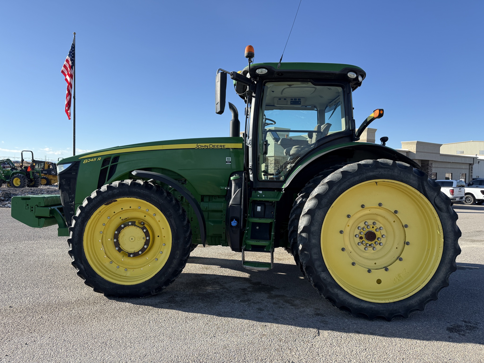 2018 John Deere 8245R Image 2