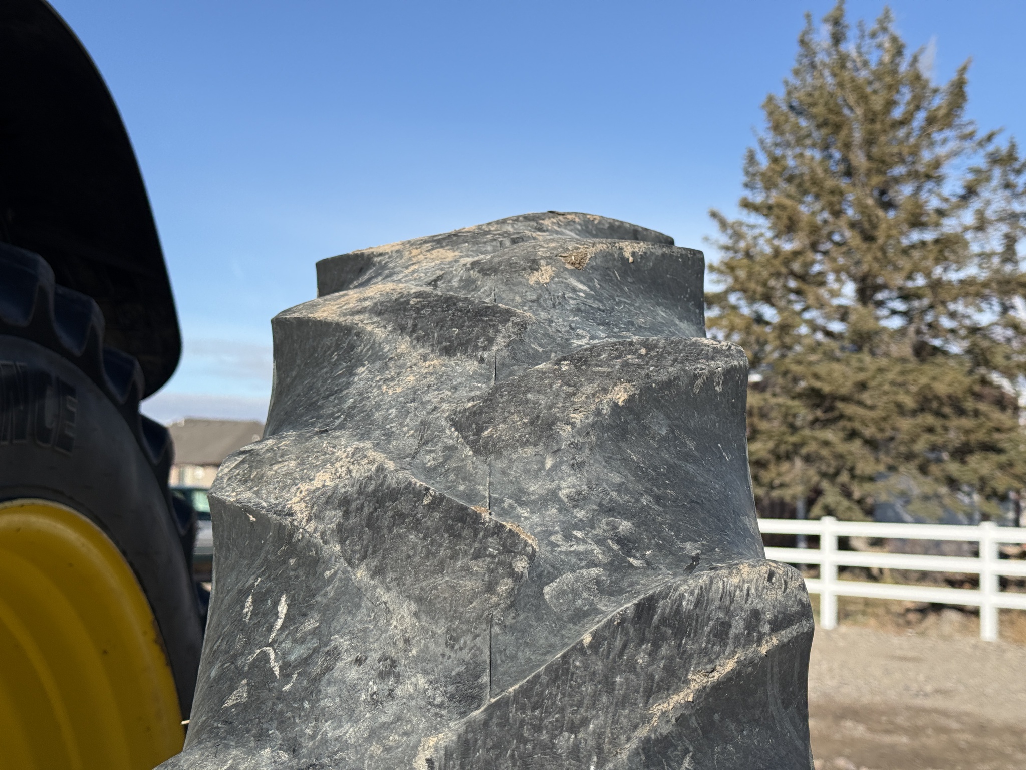 2018 John Deere 8245R Image 37