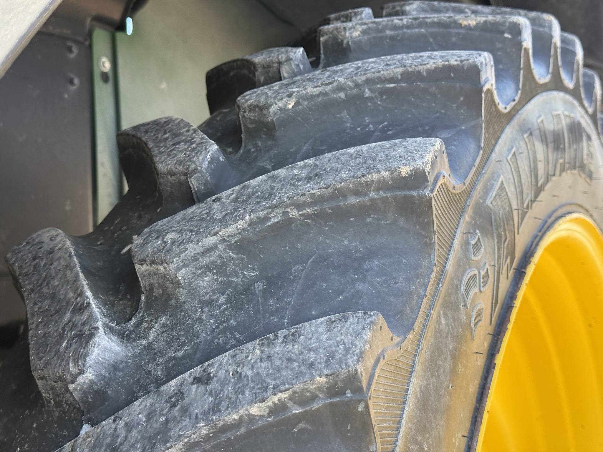 2018 John Deere 8245R Image 36