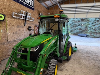 2022 John Deere 3033R Image 2
