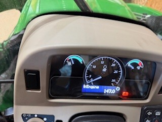 2022 John Deere 3033R Image 7