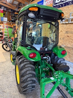 2022 John Deere 3033R Image 4