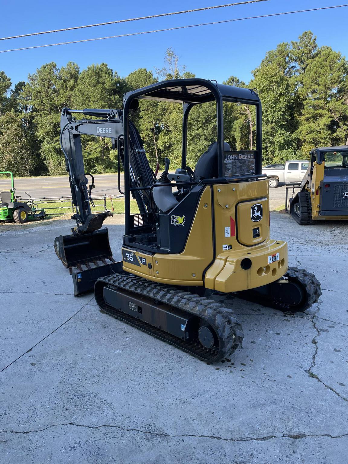 2024 John Deere 35 P Image 2