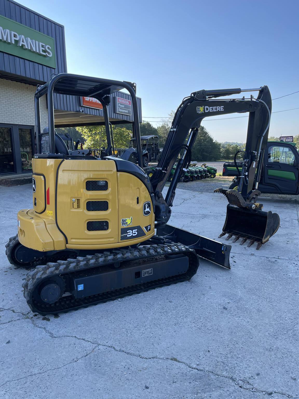 2024 John Deere 35 P Image 6