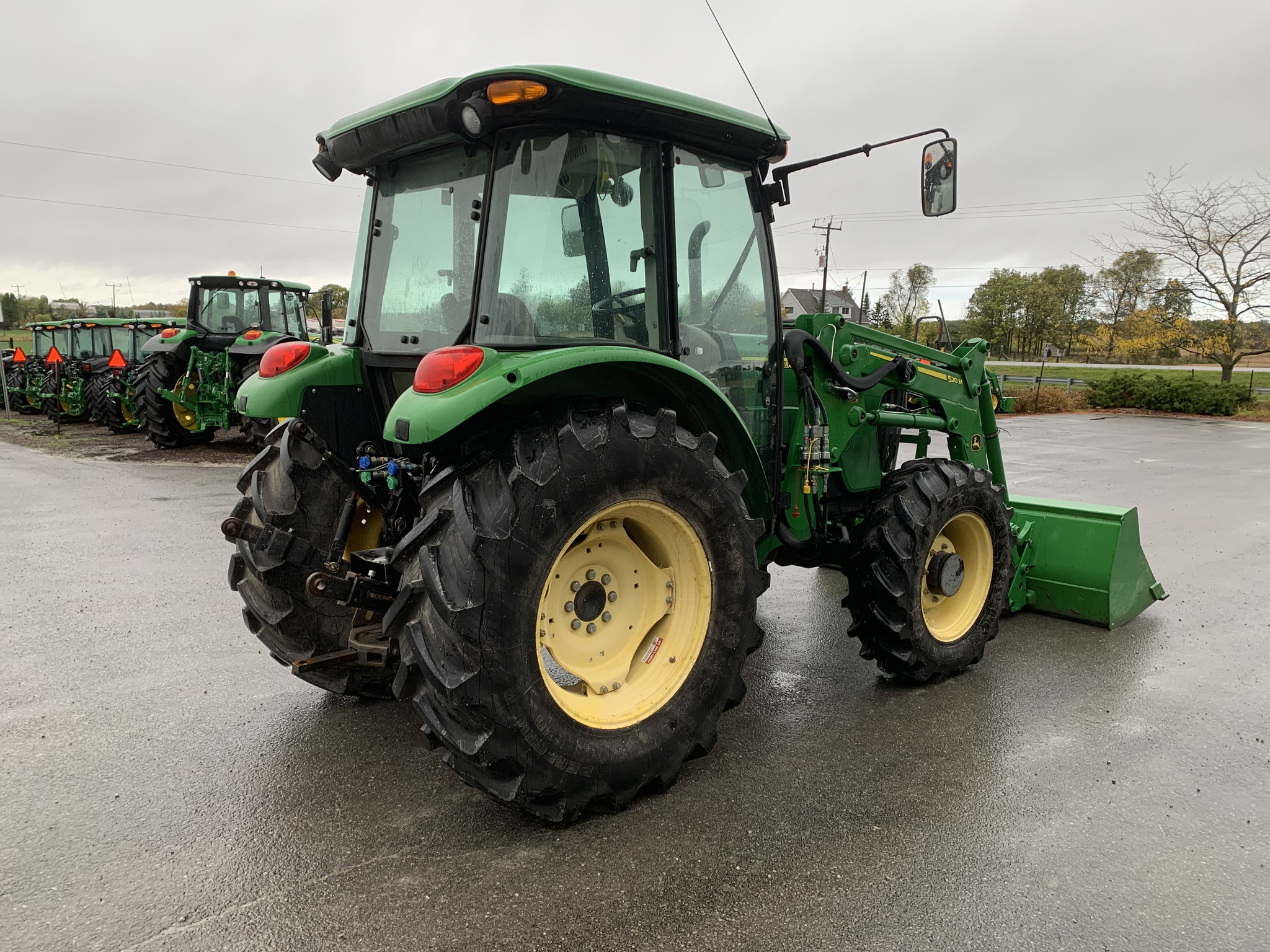 2011 John Deere 5083E Image 6