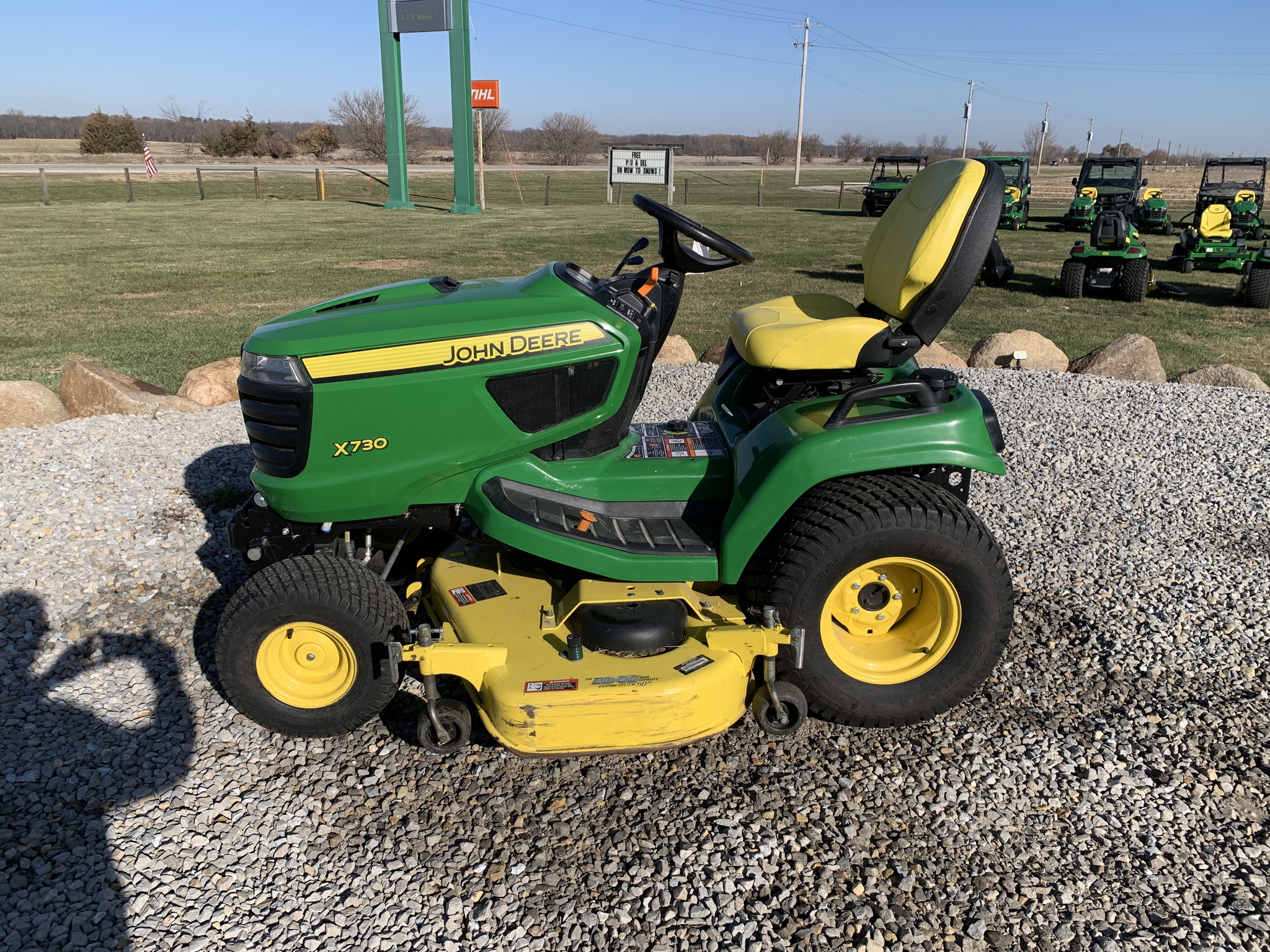 2014 John Deere X730 Image 2