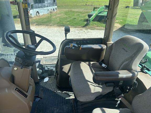 Photo of 2010 John Deere 9230