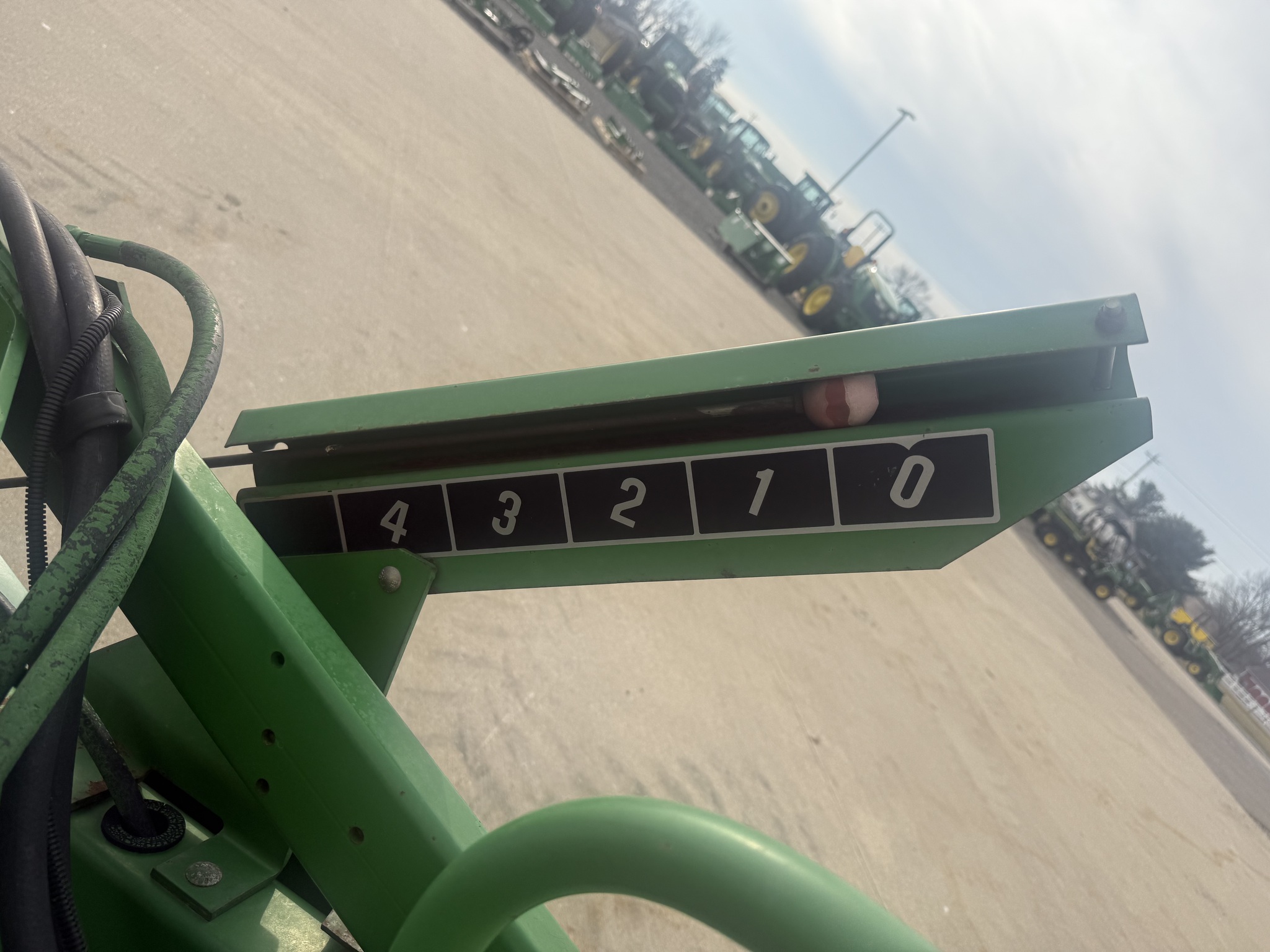 1997 John Deere 920 Image 10