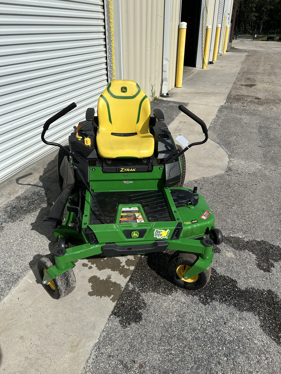 2023 John Deere Z330R Image 7